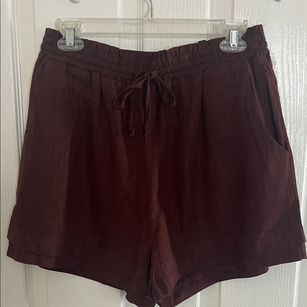 Women's Elastic Drawstring linen ble Shorts in Maroon.